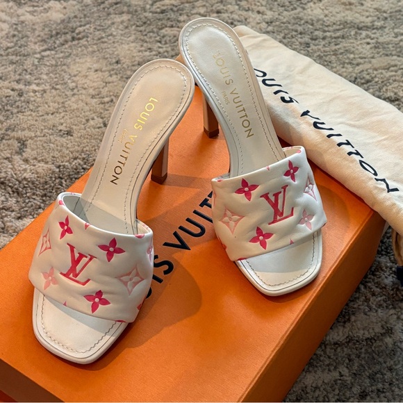 Pink Louis Vuitton heels - Picture 1 of 1